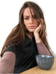 Aleksandra Khakimova Нетания